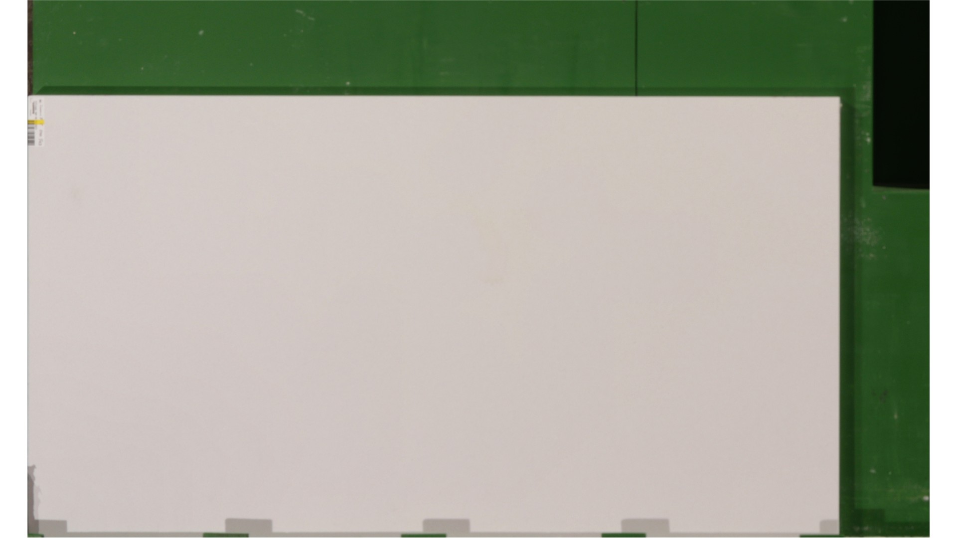 Wilsonart Quartz Lorraine 3cm remnant, 64" × 34", on hand in Bensenville