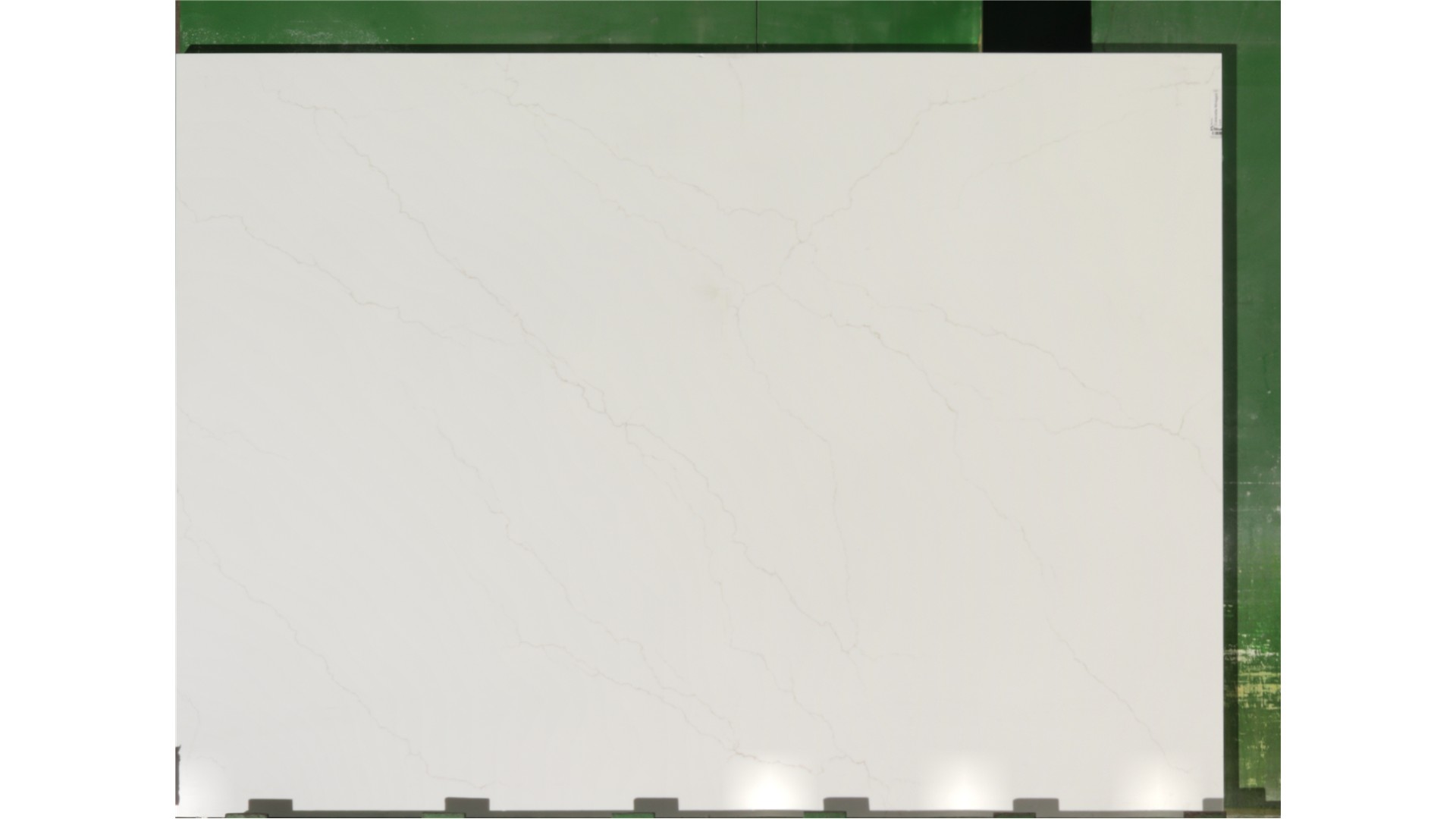 Q-Quartz Slab Calacatta Miraggio Gold Honed 3cm