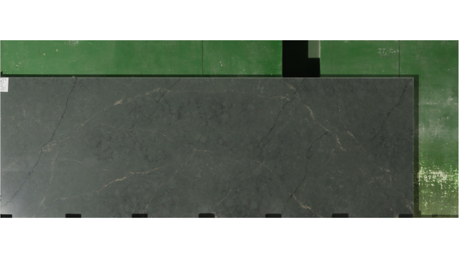 Silestone Jardin Emerald 3cm remnant, 97" × 33", on hand in Bensenville